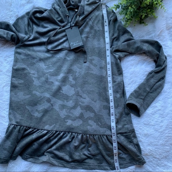 Jane and Delancey | Size Small NWT Grey Camo Hood Long Sleeve Top w/ Ruffle Hem - Picture 3 of 11